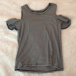 Tank top w/ ruffled sleeves